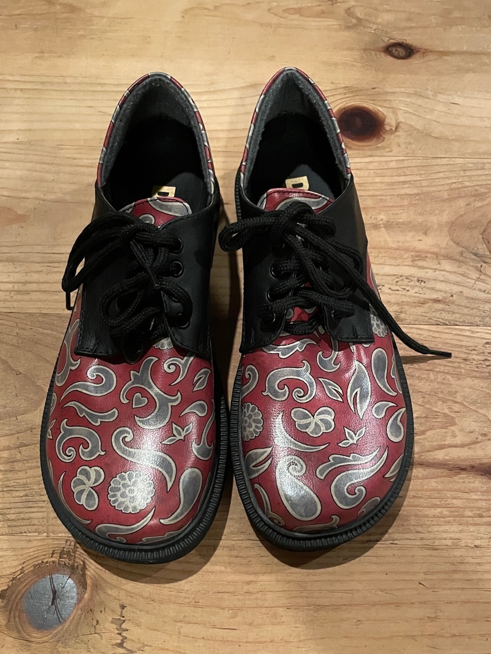 NWOT Dogo Women’s Vegan Leather Paisley lace up loafers unique art to wear 38